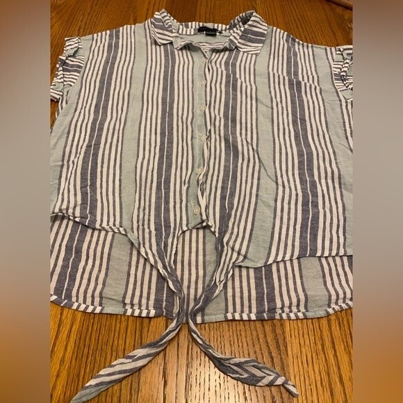 Sanctuary Striped Cuff Sleeved Tie Off Button Down Shirt - Picture 4 of 11